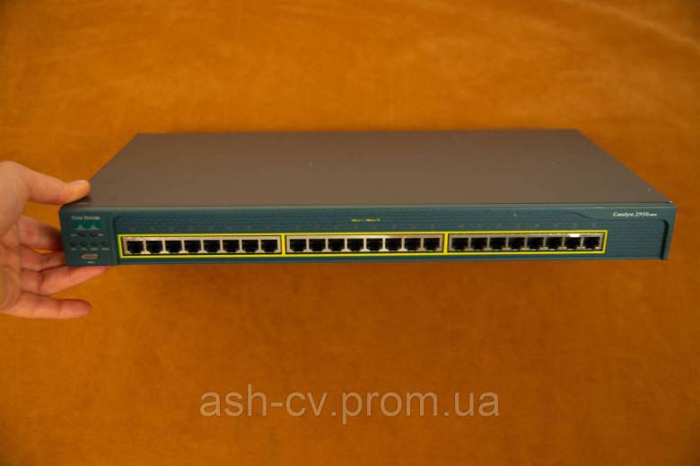 Комутатор Cisco Catalyst 2950 (WS-C2950-24) - фото фото фото 0