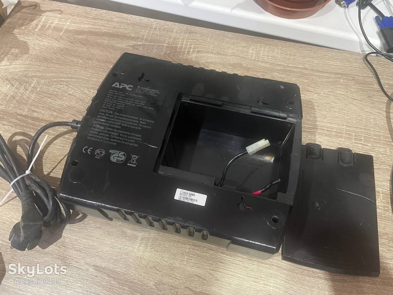 Джерело безперебійного живлення      (ИБП) APC Back-UPS ES 550VA / 330W      (BE550G-RS) - фото фото фото 5