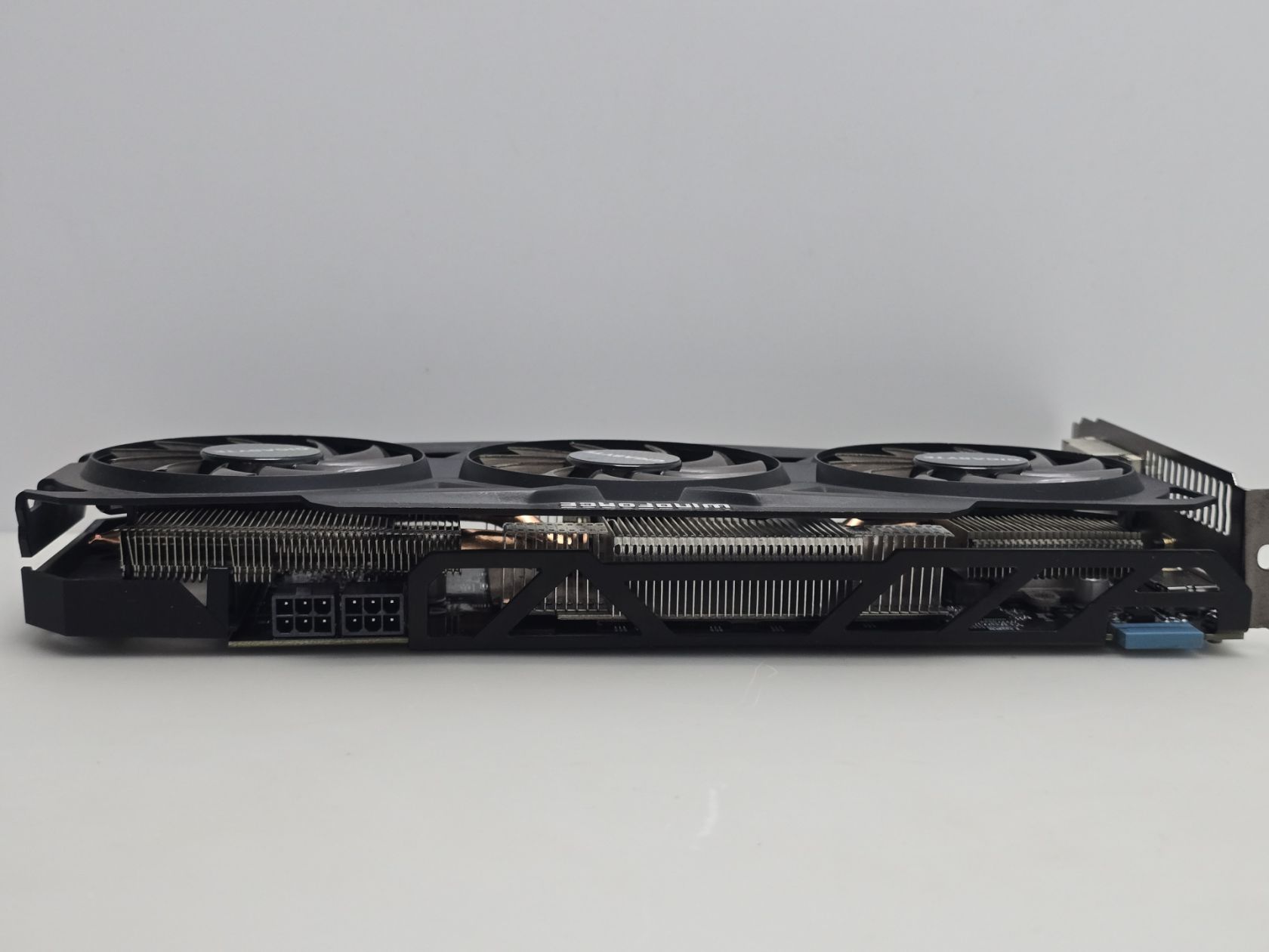 Відеокарта Gigabyte Radeon R9 270X 2GB  (GDDR5,256 Bit,HDMI,PCI-Ex,Б/в) - фото фото фото 2