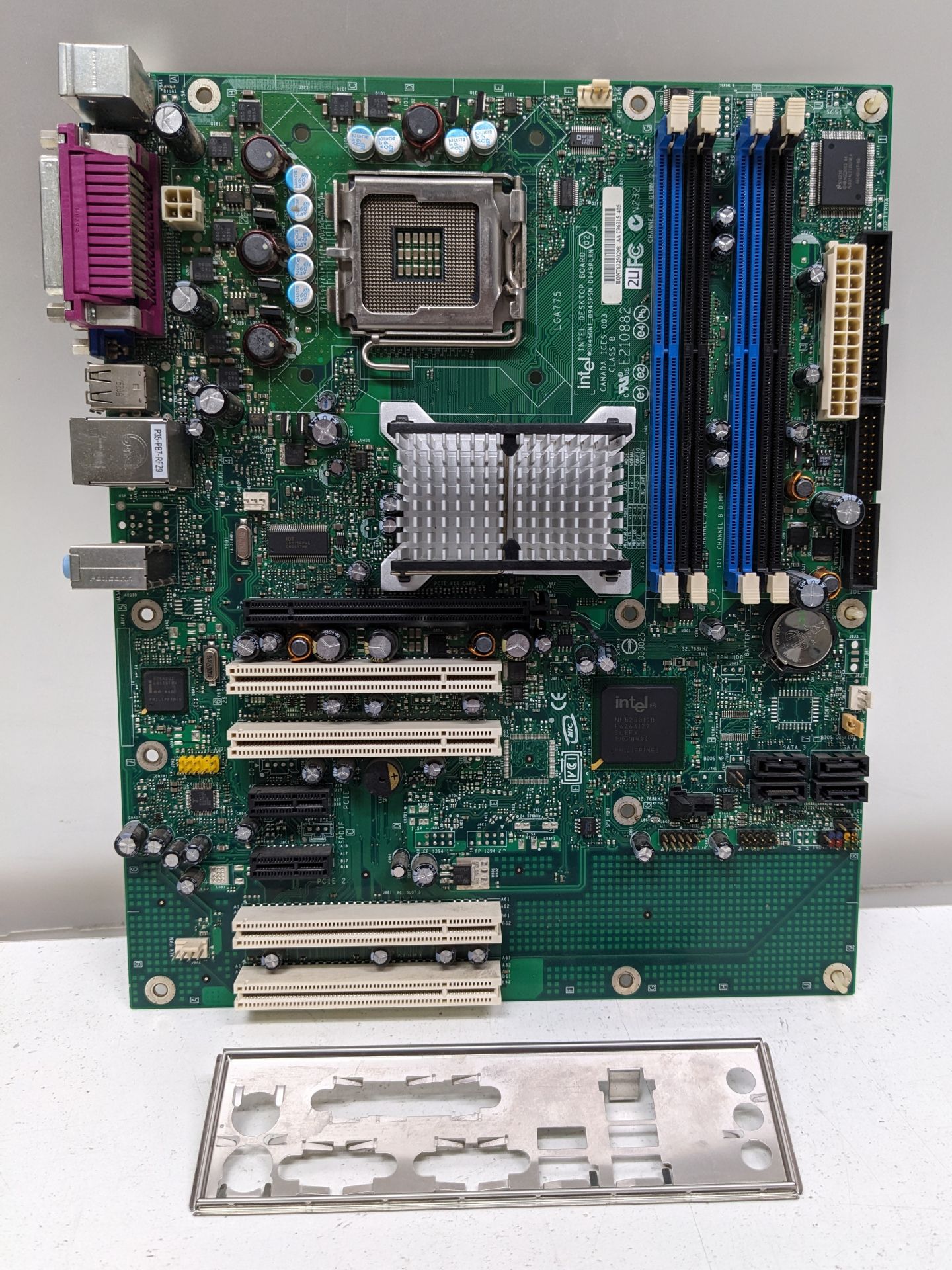 Intel D945GNT/D945PSN материнская плата сокет LGA775 /DDR2 дефект - фото фото фото 0