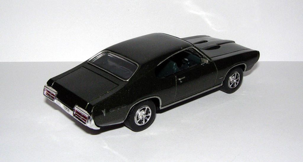 1968 Pontiac GTO Hardtop Coupe  (ERTL) масштаб 1:43 - фото фото фото 3