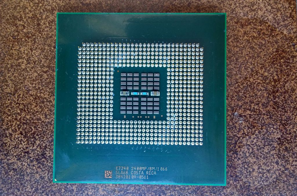 4х ядерный процессор Intel Xeon E7340 SLA68 2.40GHz/8M/1066  LGA604 Вживане - фото фото фото 1