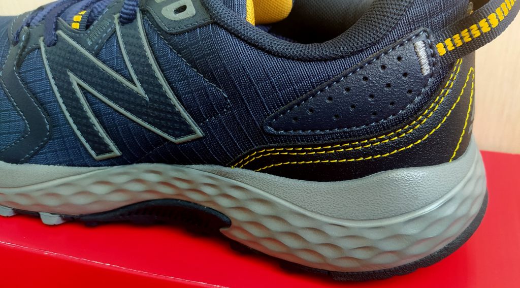 Кросівки New Balance 410v7 original MT410MN7 - фото фото фото 9