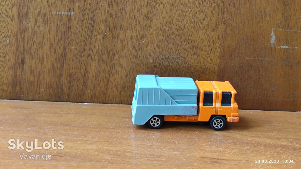 Corgi Refuse Truck made in Great Britain - фото фото фото 1