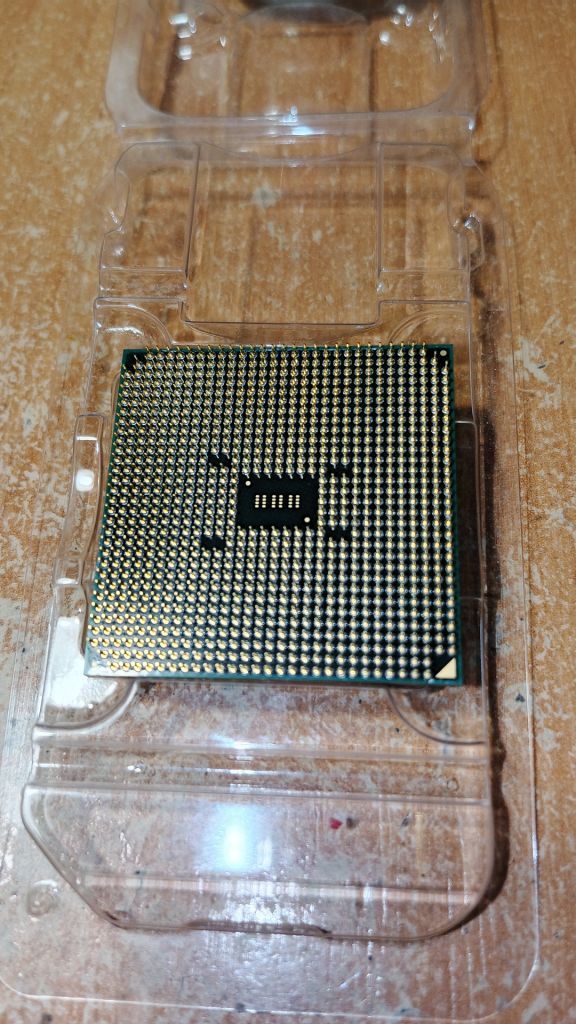 Процессор AMD Athlon II X4 651K  (AD651KWNZ43GX)  (Socket FM1) б/у - фото фото фото 1