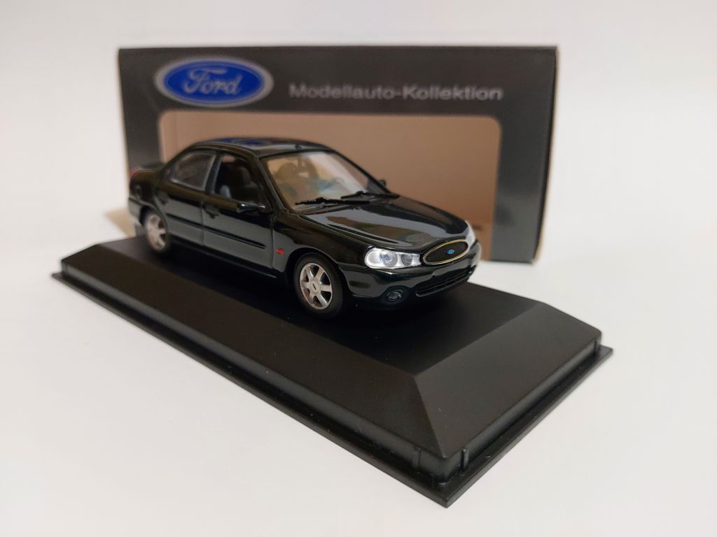 Minichamps 1:43 Ford Mondeo  (1997) darkgreen-metallic - фото фото фото 6