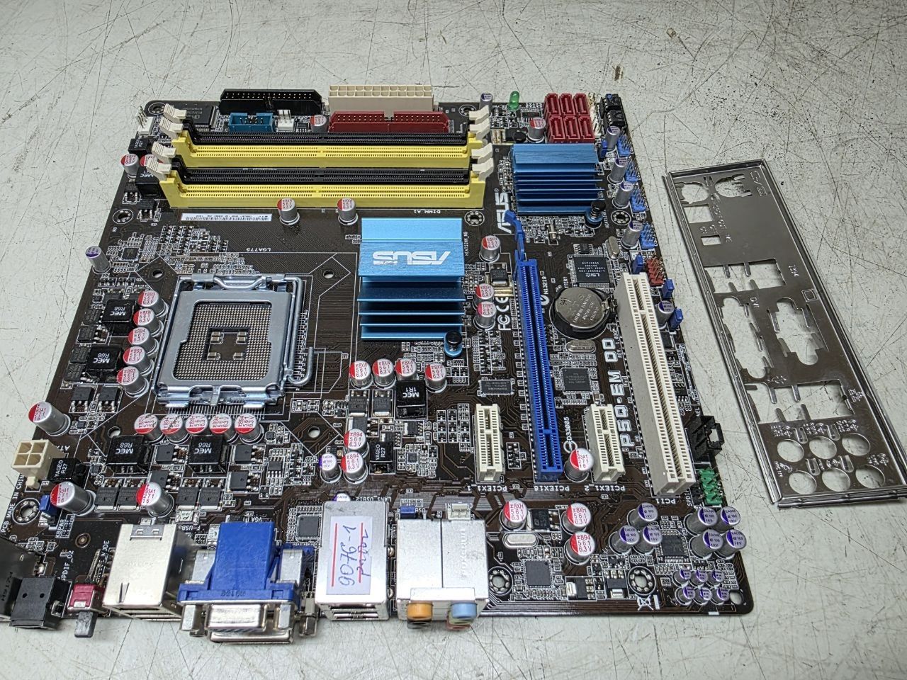 P5Q-EM DO ASUS s775 DDR2 плата материнська  (9076-1) - фото фото фото 1