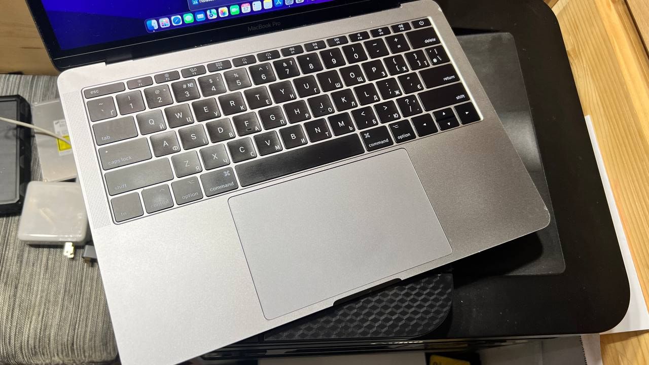 Macbook Pro Retina Early 1708 2017 - фото фото фото 3