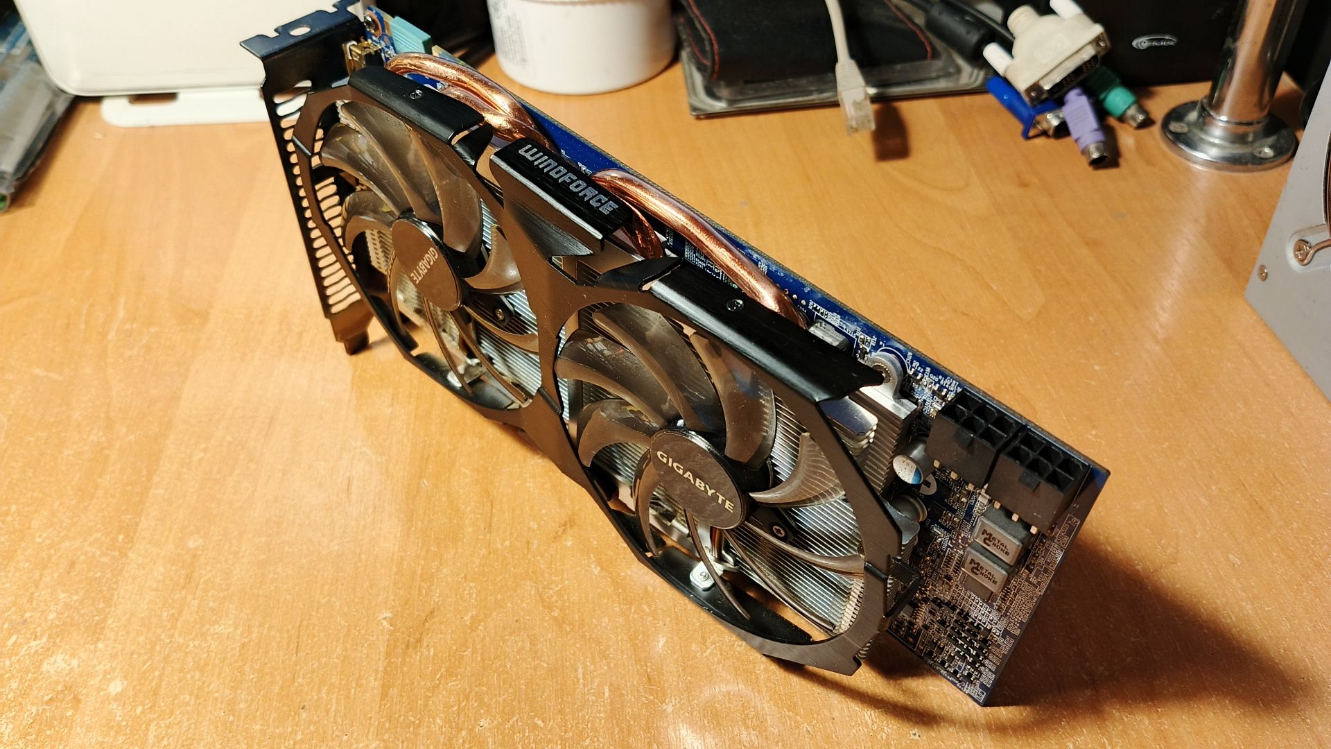 Видеокарта Gigabyte PCI-Ex GeForce GTX560 1024MB GDDR5      (256bit)      (900/4008) - фото фото фото 2