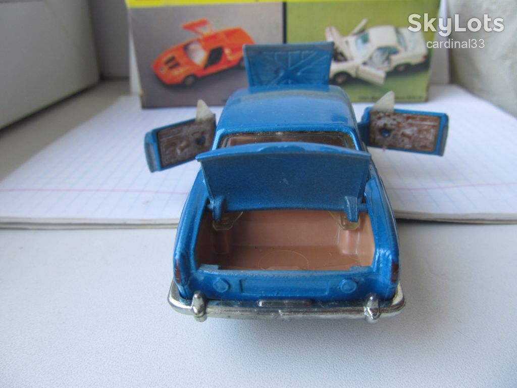 Corgi toys. Rolls Royce Silver Shadow - фото фото фото 3