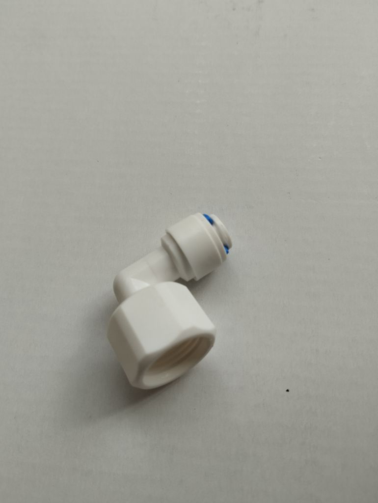 Фітінг, кут 1/4"*3/8" трубка - внутрішня різьба - фото фото фото 0