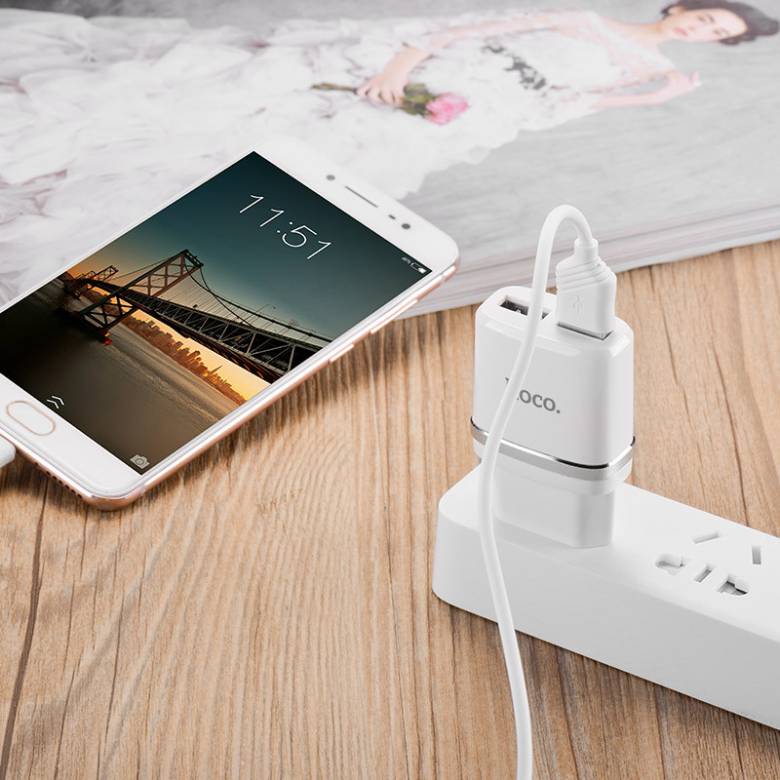 Зарядний пристрій USB адаптер Hoco C12 USBх2 Charger 2.4A Білий - фото фото фото 1