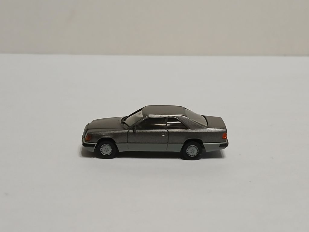 Автомобіль MB 300 CE. HERPA 1:87 H0  (11744). - фото фото фото 2