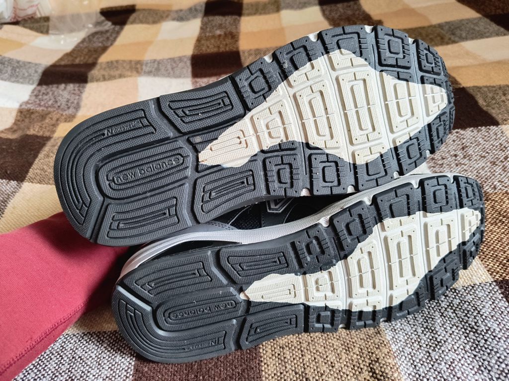 Кросівки New Balance 1540 V3 - фото фото фото 6
