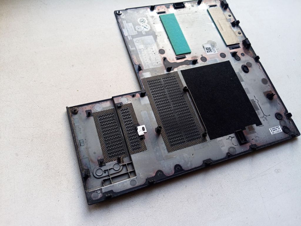 Б/У Сервісна кришка на Lenovo L560 - фото фото фото 3