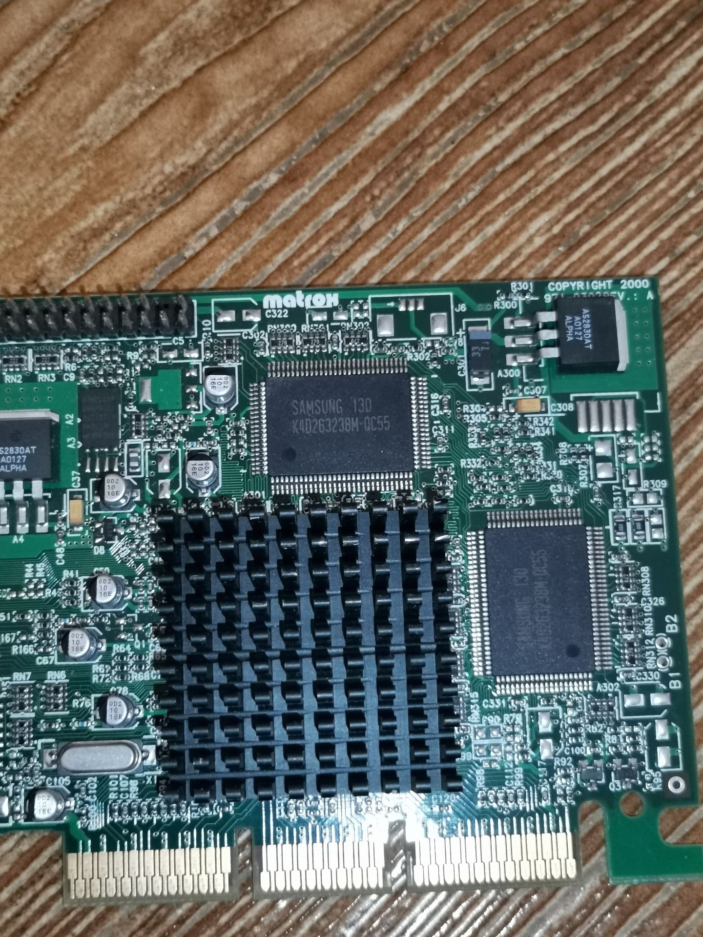 Видеокарта Matrox Millennium G450 G45FMDHA32DB 32mb DDR SDRAM AGP - фото фото фото 3