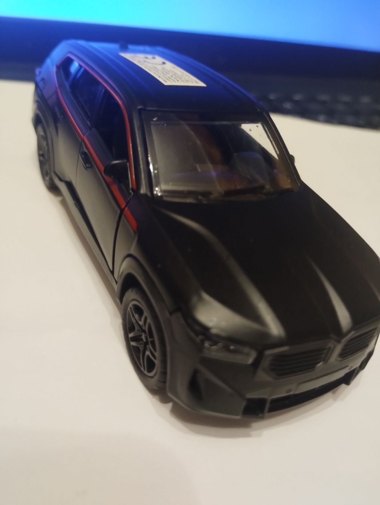 Іграшкова металева машинка, колекційна модель автомобиля BMW XM,  розмір 1/36 - фото фото фото 9