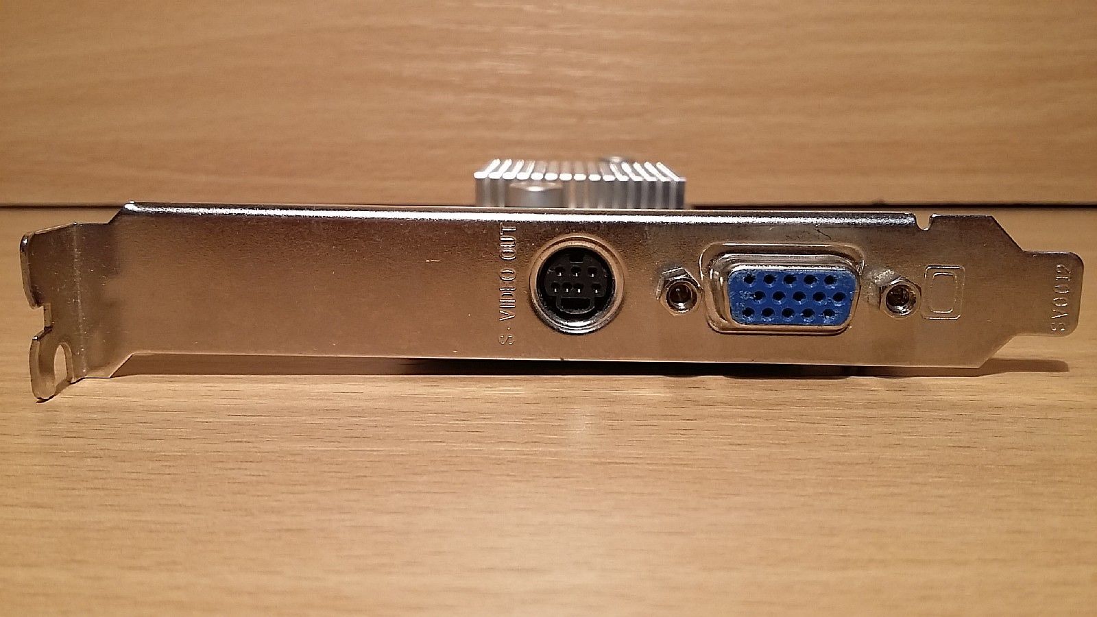 Видеокарта ATI Radeon 9200 SE Gigabyte GV-R92S64T    (AGP 8x, 64Mb) - фото фото фото 5