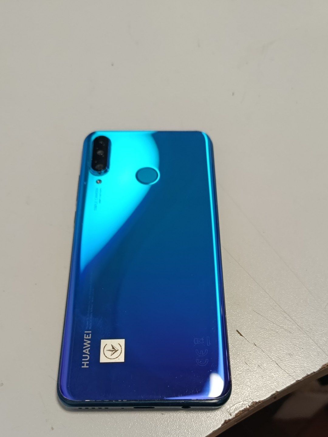 Смартфон Huawei    (не вмикається, щось торохтить всередині) - фото фото фото 1