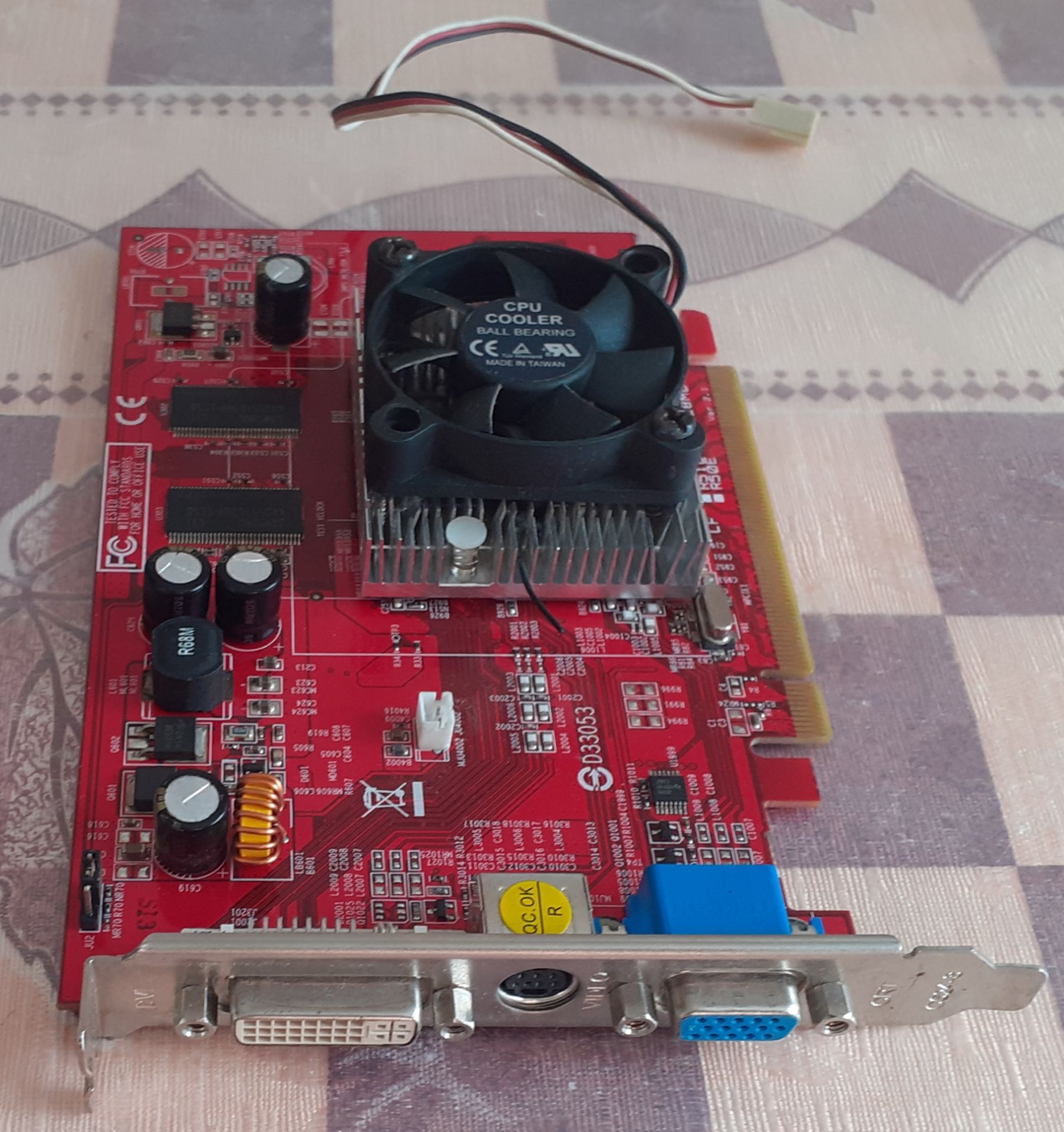 Відеокарта Radeon X1600PRO 256 Mb    (Артефакти) - фото фото фото 1