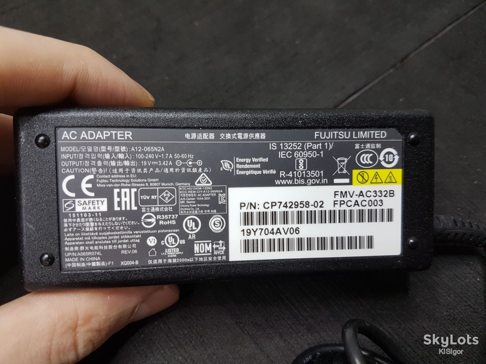 Оригінальний блок живлення    (адаптер змінного струму) Fujitsu Limited потужністю 65 Вт  *78986 - фото фото фото 3