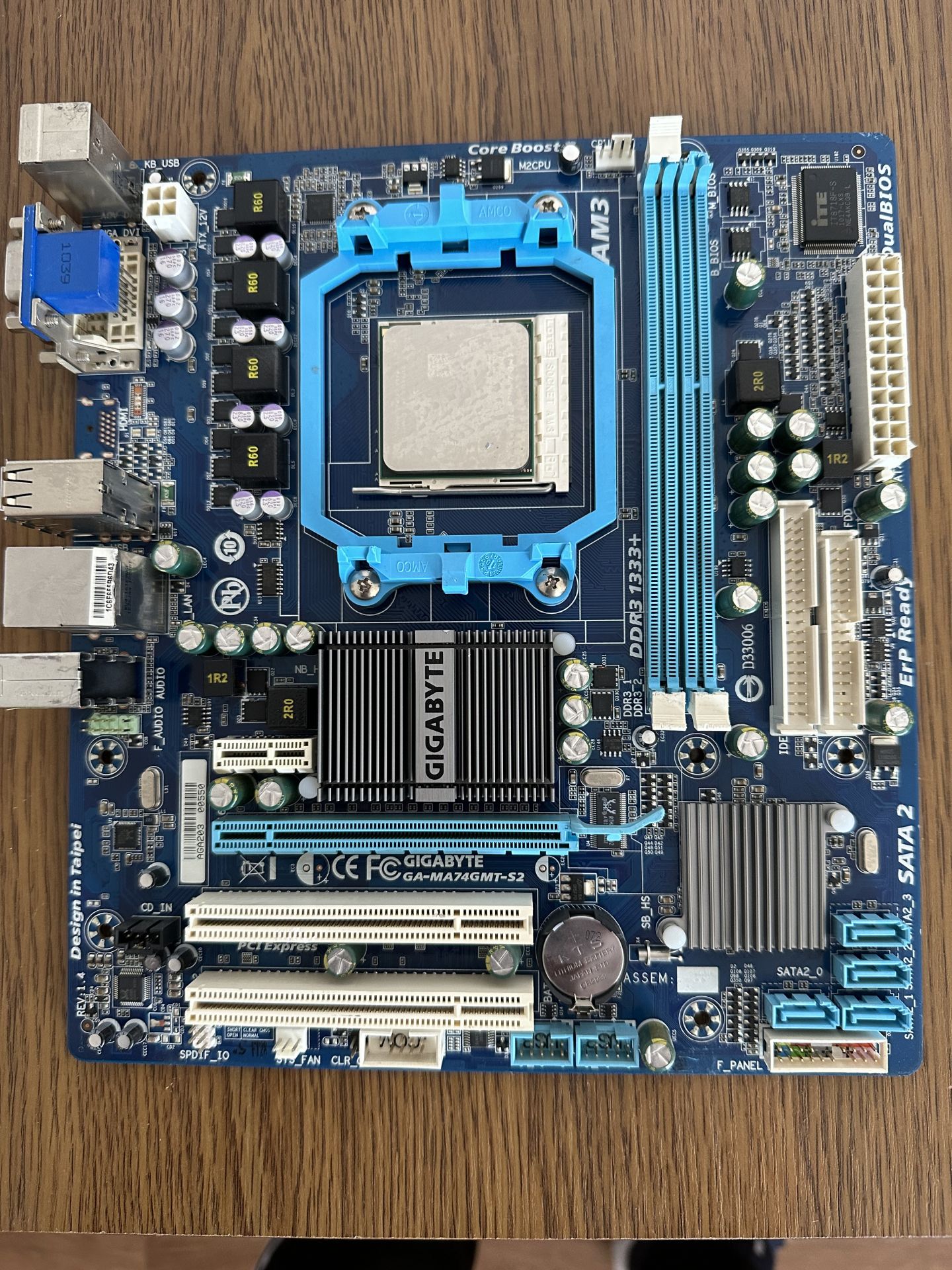 Материнская плата Gigabyte GA-MA74GMT-S2     (sAM3 + Процесор Athlon 245 - фото фото фото 0