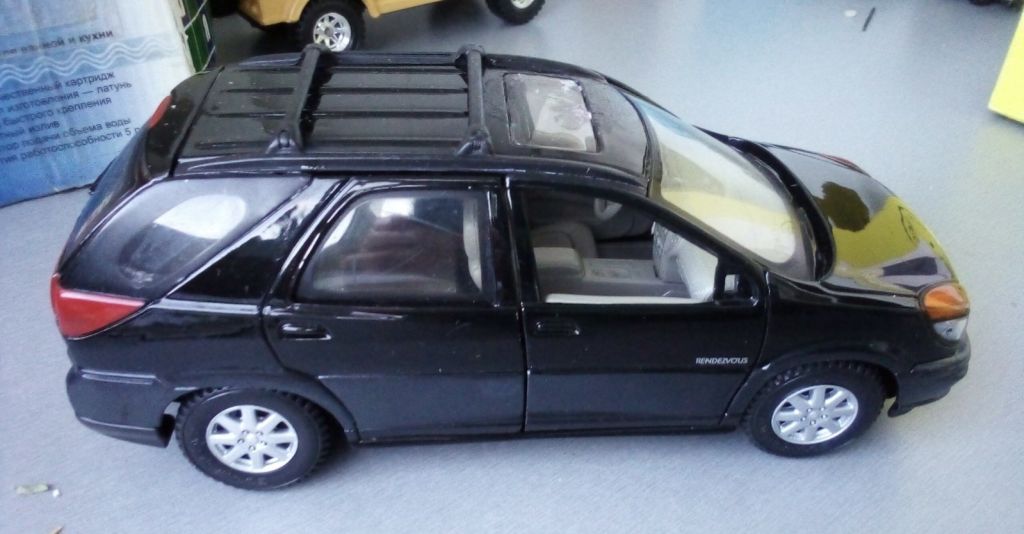 1/24 MAISTO  BUICK  RENDEZVOUS 2002 - фото фото фото 3