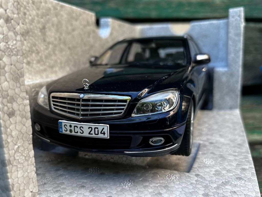 Mercedes Benz C-classe T-modell by AutoArt 1:18 - фото фото фото 0