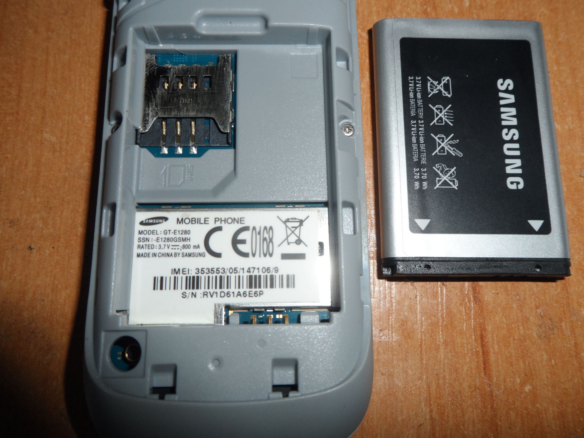 мобильный телефон SAMSUNG  GT-E1280 - фото фото фото 3