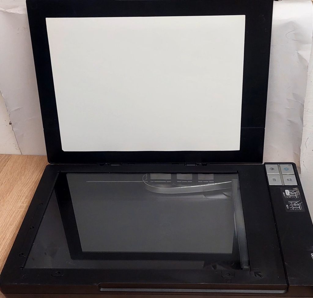 Б/В Сканер Epson Perfection V30 / сканує відмінно / без блока живлення 13,5в / код.q142 - фото фото фото 2