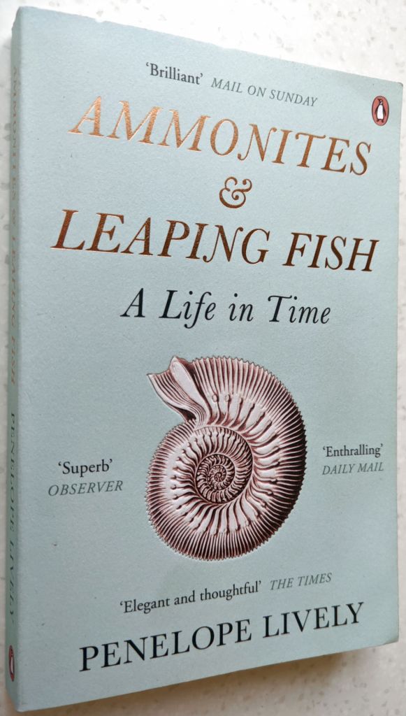Penelope Lively. Ammonites &amp; Leaping Fish: A Life in Time. - фото фото фото 0