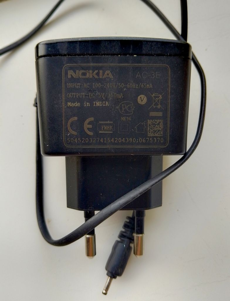 Зарядное устройство адаптер Nokia с тонким штекером. - фото фото фото 0