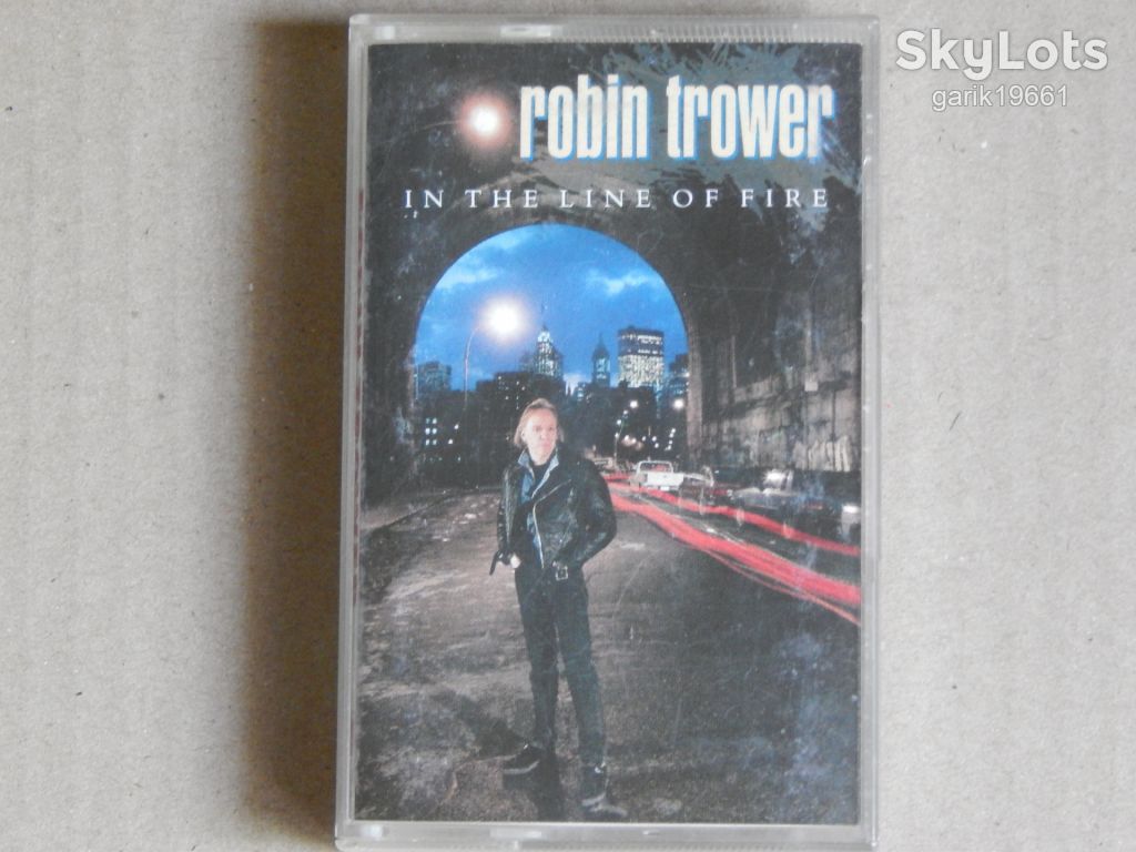 Robin Trower ‎– In The Line Of Fire  (Atlantic ‎– 7 82080-4, Germany) - фото фото фото 0