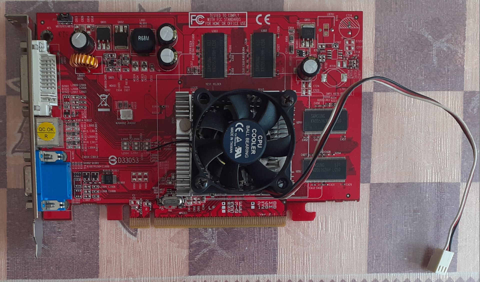 Відеокарта Radeon X1600PRO 256 Mb    (Артефакти) - фото фото фото 0
