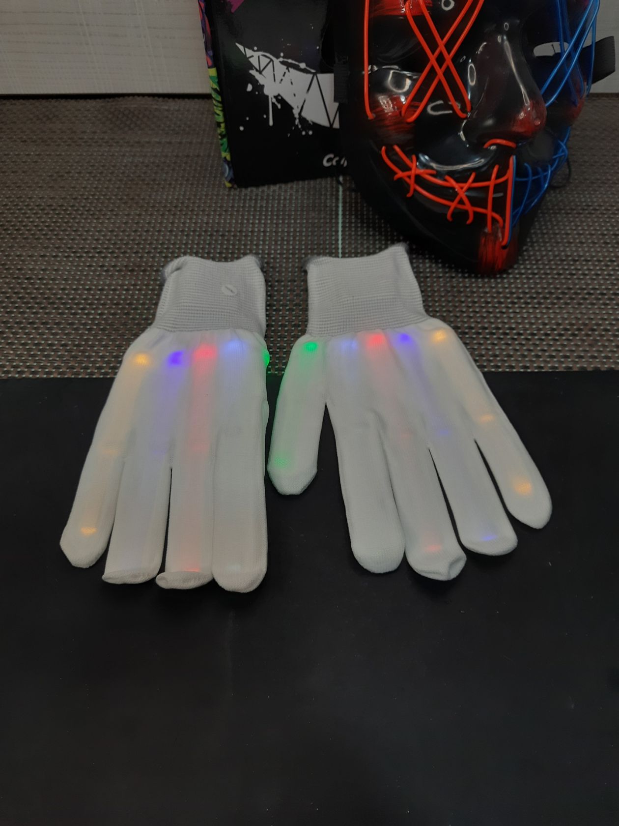 06  Карнавальна маска з рукавицями з LED підсвіткою - фото фото фото 2