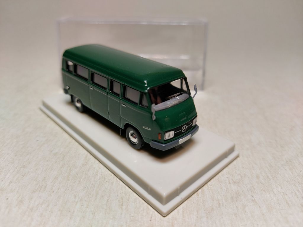 Brekina 1:87 Mercedes-Benz L 206D  (1970) green - фото фото фото 4
