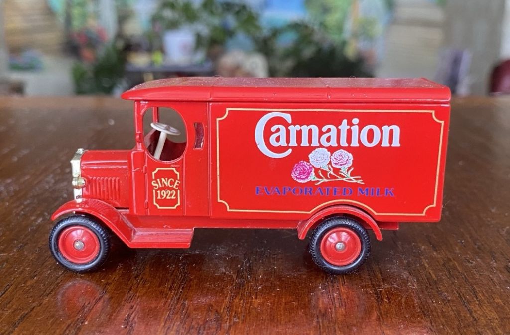 Модель автомобиля CARNATION 1:43 LLEDO Англия - фото фото фото 6