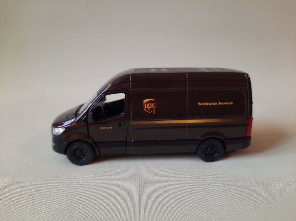 Mercedes-Benz Sprinter "UPS", масштаб 1/48 - фото фото фото 2
