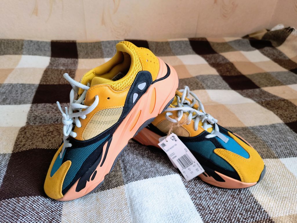 Кросівки Adidas Yeezy Boost 700 - фото фото фото 1