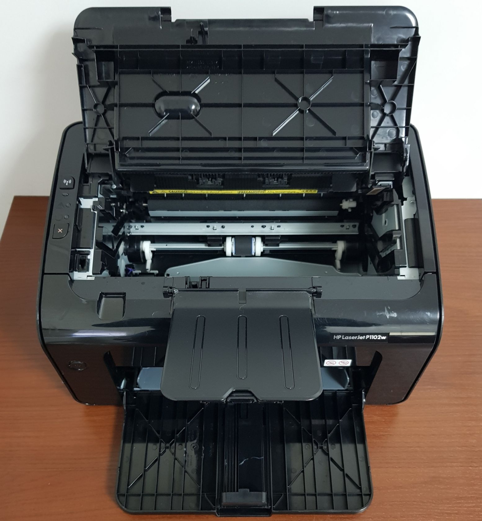 Принтер HP LaserJet Pro P1102w - фото фото фото 5