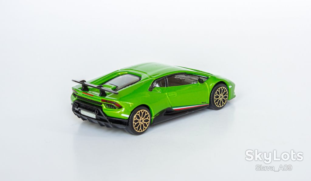 1:43 Lamborghini Huracan Performante green metallic, Bburago #12120 - фото фото фото 2
