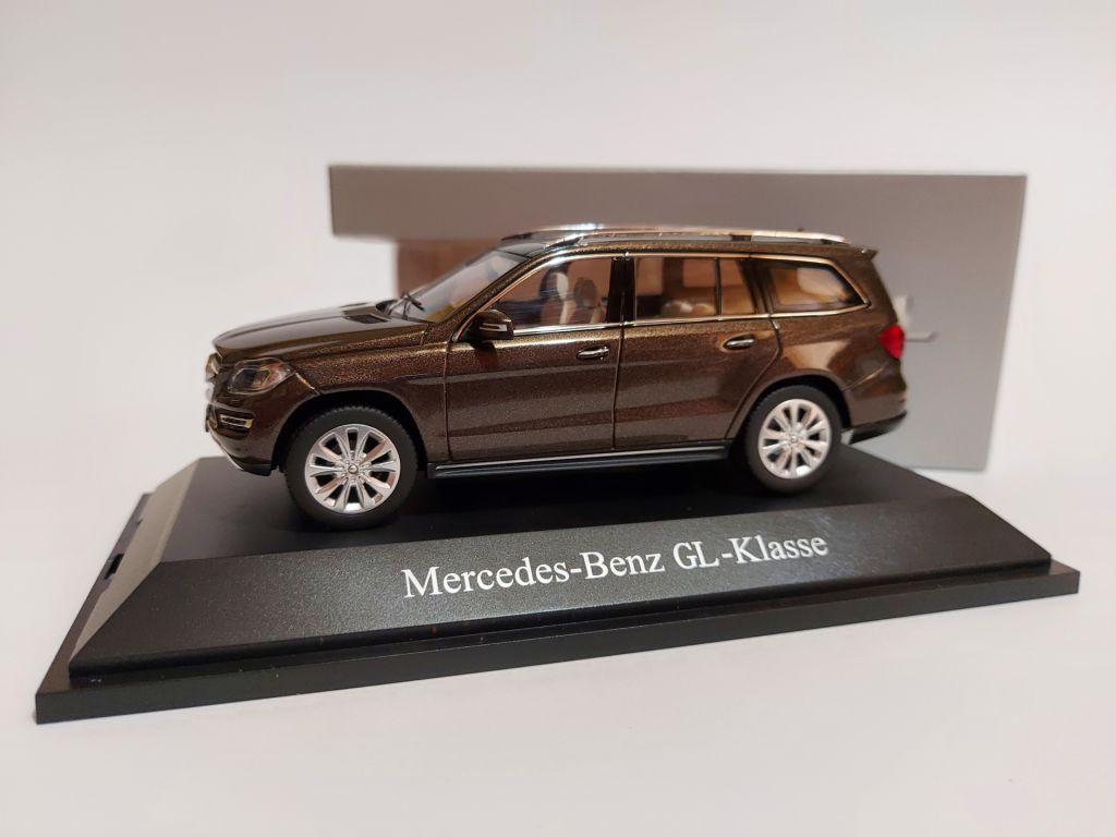 Norev 1:43 Mercedes-Benz GL  (X166) citrin brown metallic - фото фото фото 0