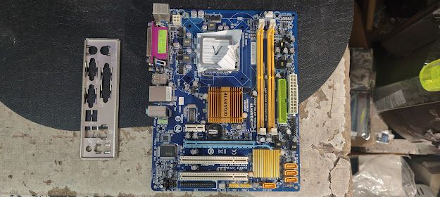 Мат. плата Gigabyte GA-G31M-ES2L rev2.0 LGA775 G31 PCI-E+SVGA+GbLAN SATA MicroATX 2DDR2 № 242905104 - фото фото фото 0