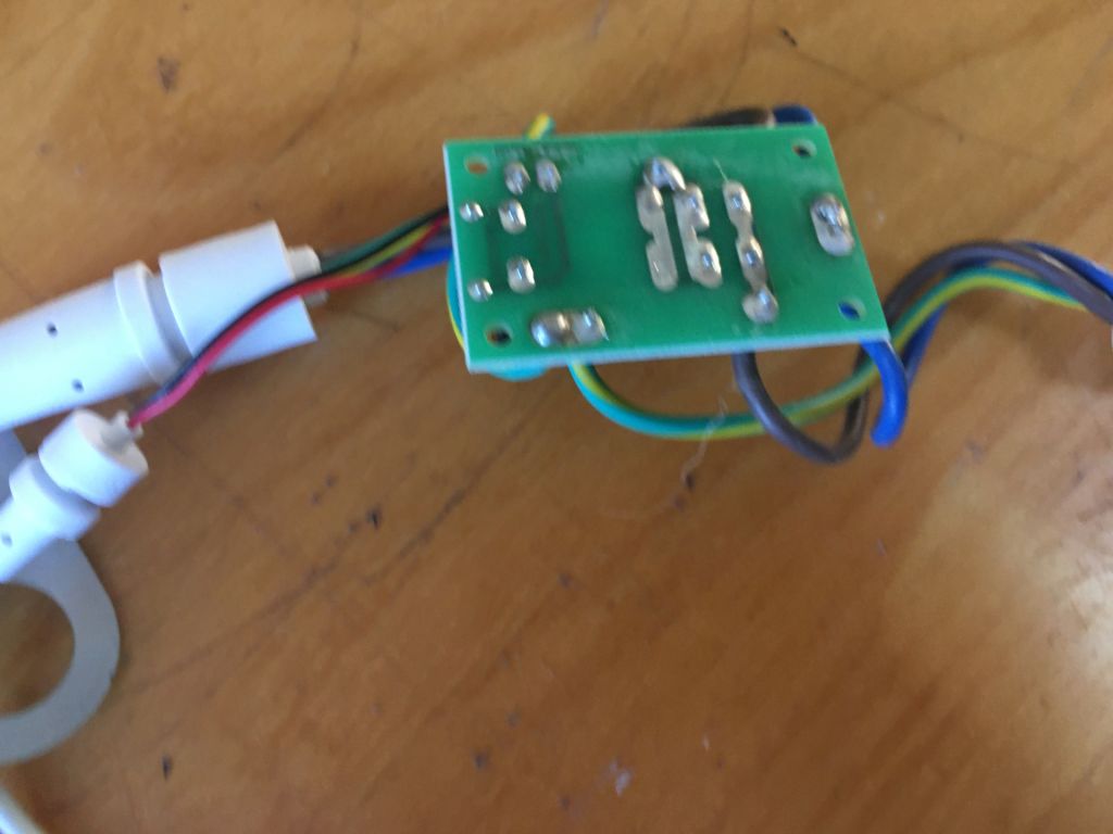27.09  якись девайс вилка розетка 220 ЮСБ реле - фото фото фото 2