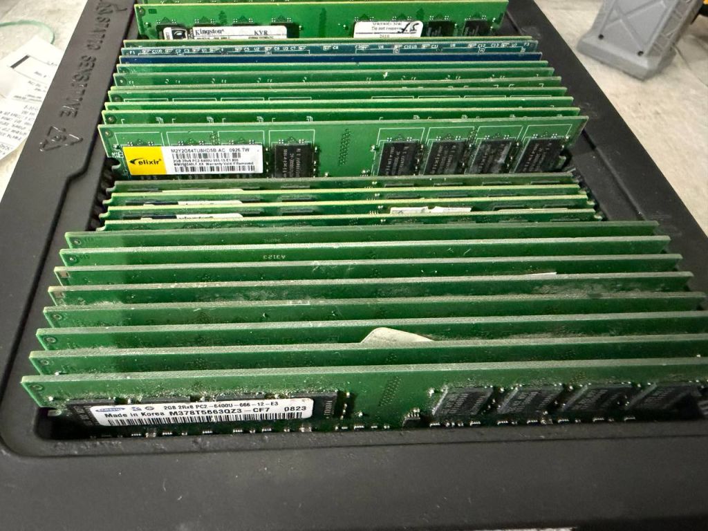 Оперативная память DDR2 2GB 800 MHz  PC2-6400 разные производители - фото фото фото 0