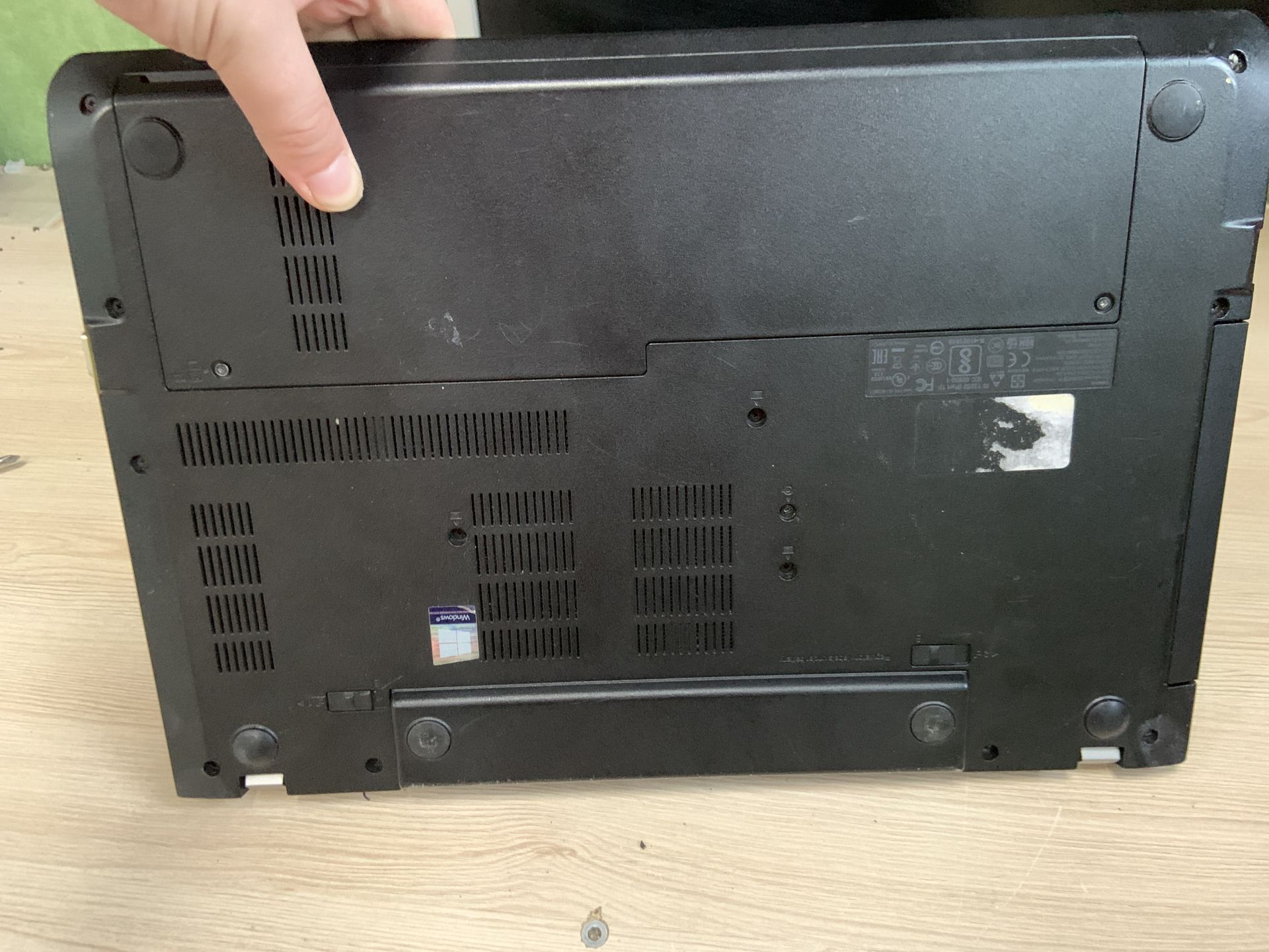 Lenovo ThinkPad E570 15,6 IPS/i5-6300/8GB/240SSD/Intel HD - фото фото фото 8