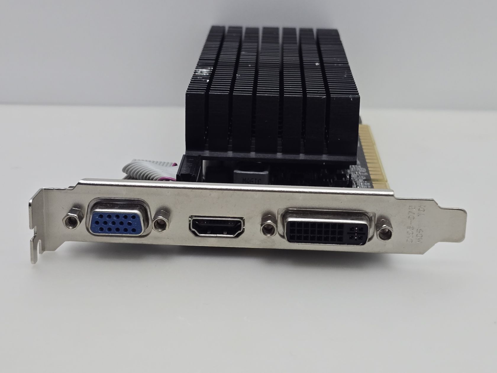 Видеокарта EVGA GeForce GT 610 1GB   (GDDR3,64 Bit,HDMI,PCI-Ex,Б/у) - фото фото фото 1