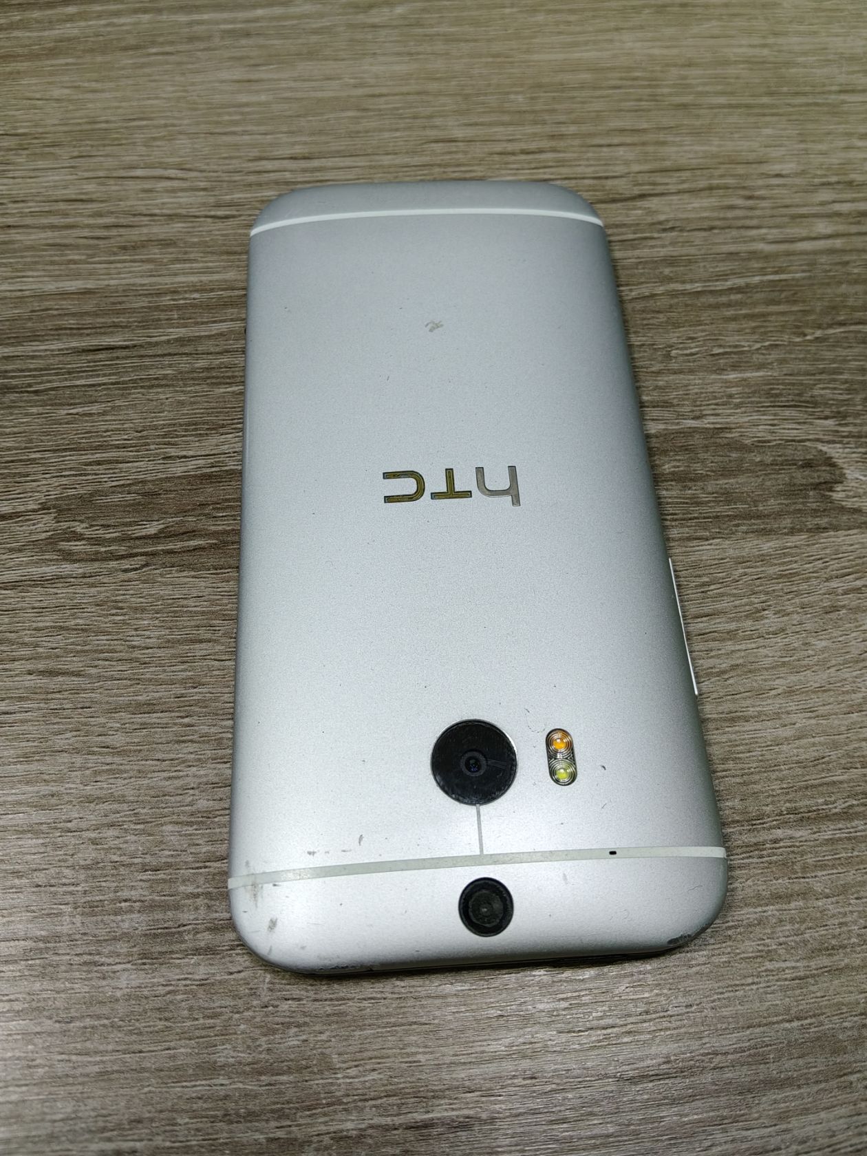 Телефон HTC One M8 під відновлення або на запчастини - фото фото фото 2