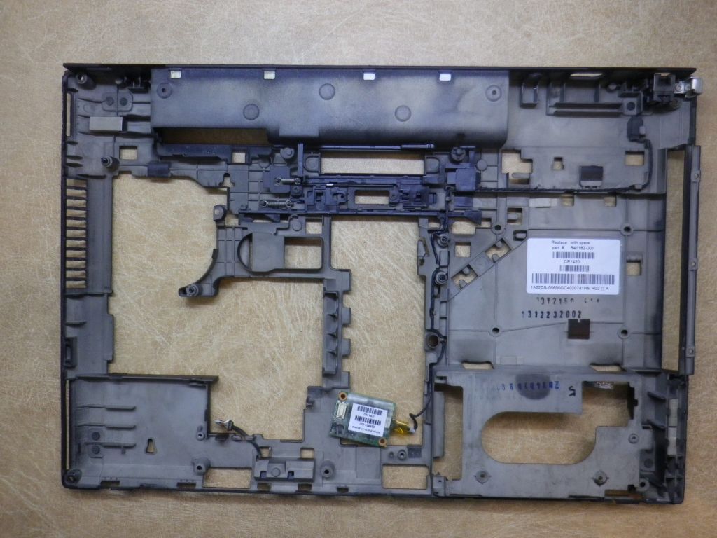 Б/У Корпус низ без сервісної кришки на HP EliteBook 8570p - фото фото фото 1