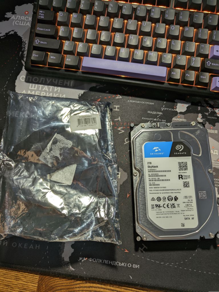 АБСОЛЮТНО НОВИЙ Жорсткий диск Seagate Skyhawk 2TB ST2000VX017 - фото фото фото 2